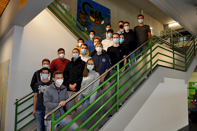 Die beiden BKFH-Klassen der Karl-Arnold-Schule.