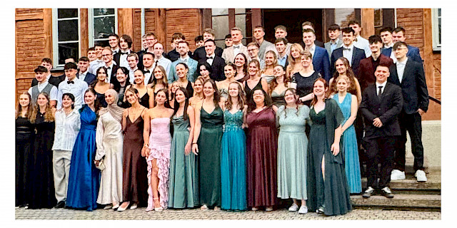 Gemeinsam am Ziel: Der Abi Jahrgang des Technischen Gymnasiums